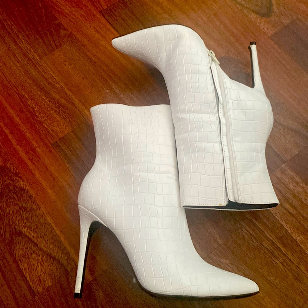 Embossed Leather Crocodile Boots